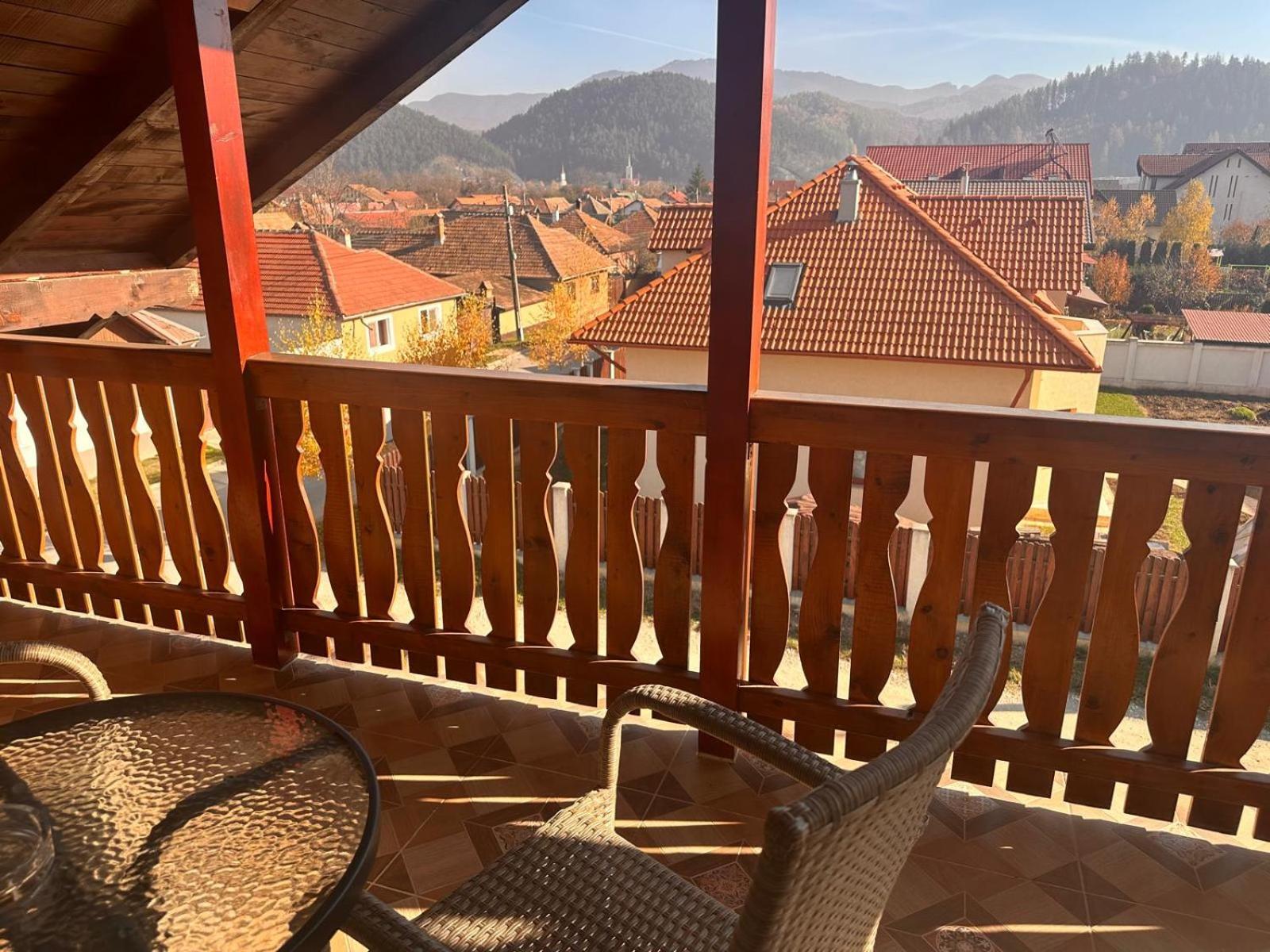 Pensiunea Vera Risnov Bagian luar foto